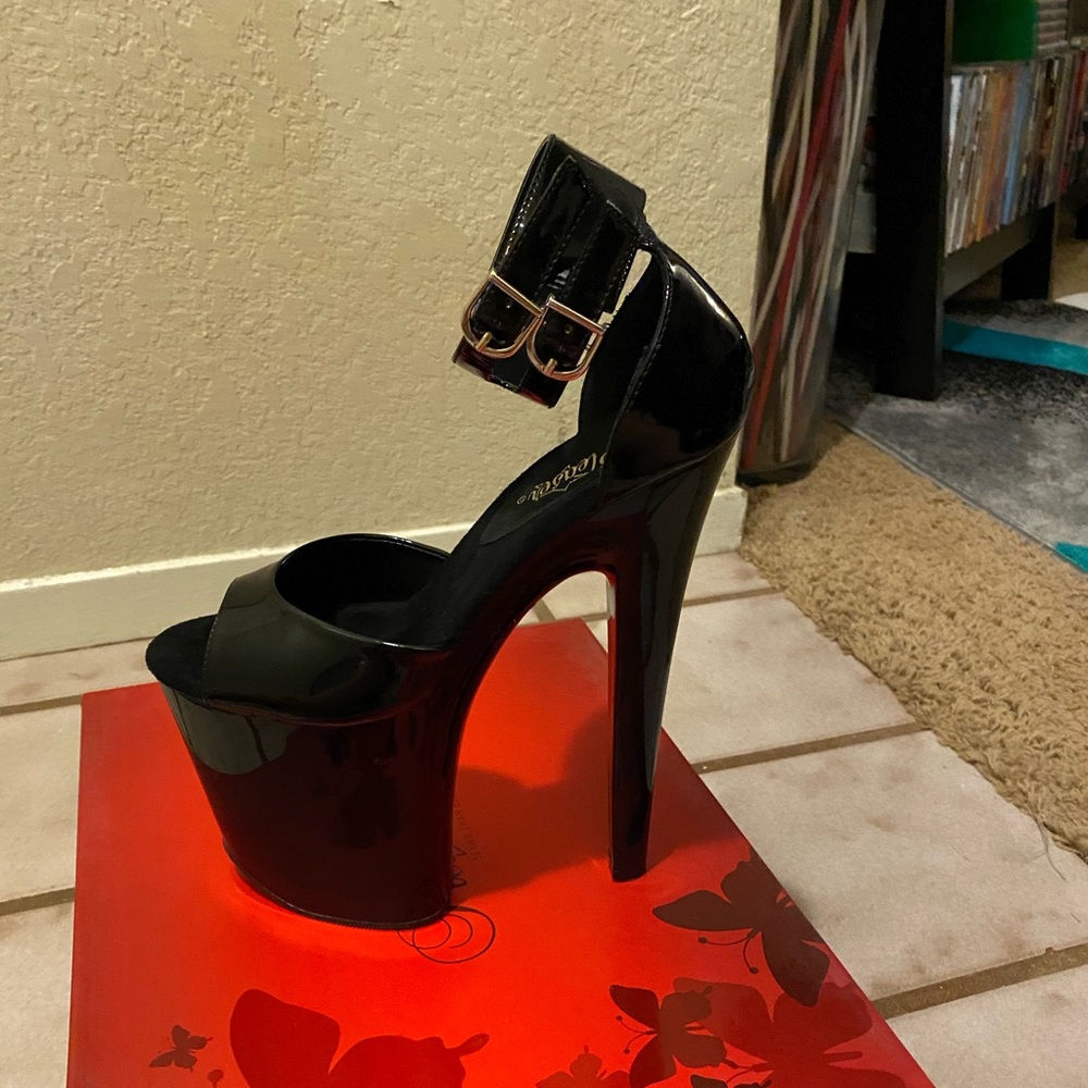 Pleaser Anita’s black Size 9
